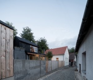 Víkendový dům v Bukovanech od studia SENAA architekti