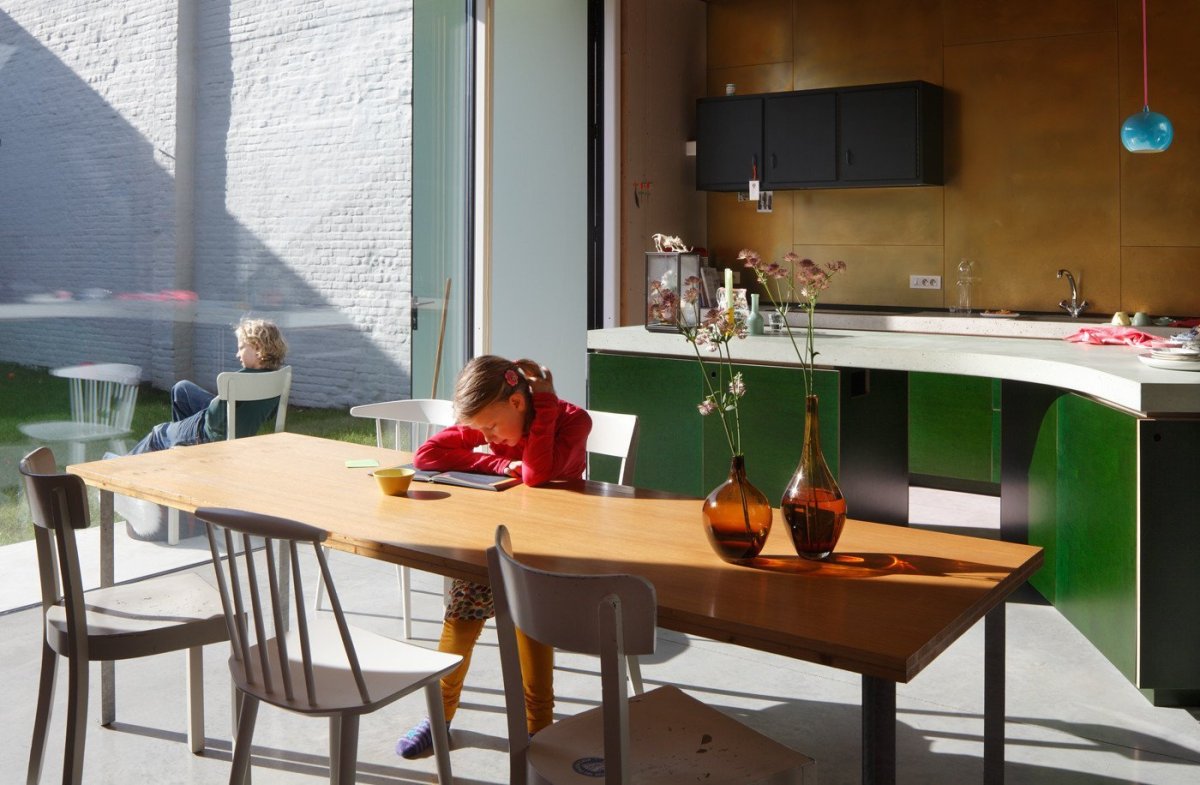 Přestavba industriální budovy na rodinný dům v Gentu, NU architectuuratelier
