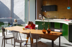 Přestavba industriální budovy na rodinný dům v Gentu, NU architectuuratelier