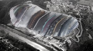 Návrh utopického města Urbo Kune využil více než kilometr dlouhý zbraslavský kamenolom
