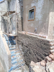 Rekonstrukce historického domu v Šatově, Hlinaři