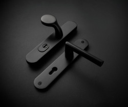Bezpečnostní kování MPK SECURO propojuje minimalistický design s vysokou ochranou.
