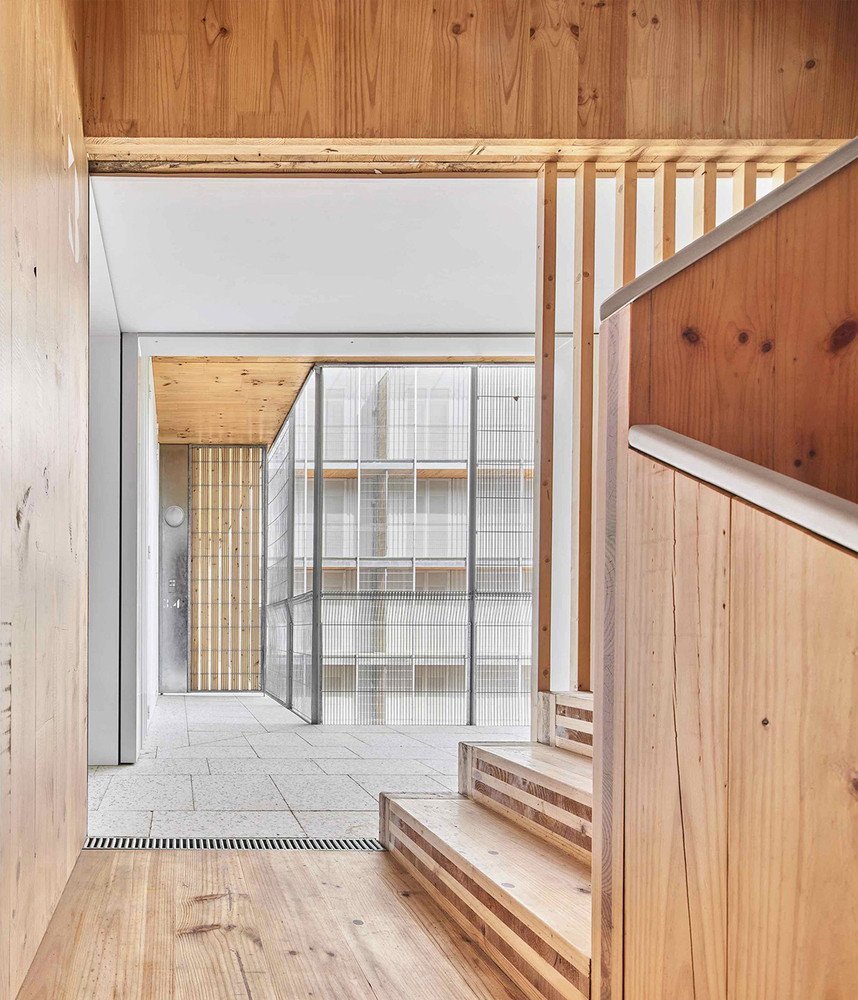 Bytový dům v Barceloně od ateliéru Peris+Toral Arquitectes