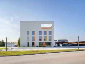 BUDEXHub. Druhá největší tuzemská dřevostavba. Jak se tam pracuje? (Kanceláře postavené z CLT panelů; Studio Perspektiv)