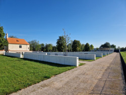 Zahrady se hřbitovem u kaple sv. Václava v Praze-Suchdole, studio OBJEKTOR (Václav Šuba, Jakub Červenka, spolupráce Martin Rosa, Lucie Medková)