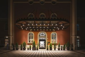 Hotel a restaurace v centru města – Imperial Riding School