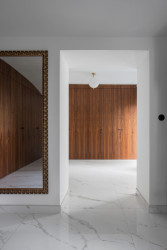 Zrekonstruovaná vila poblíž Prahy od Karnet architekti