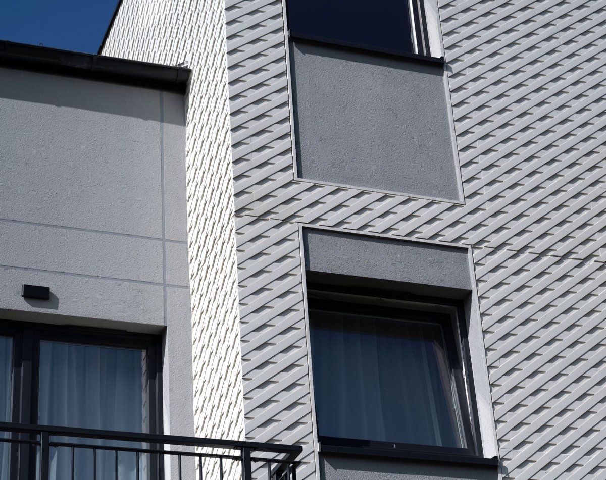 Pro citlivé rekonstrukce historických fasád nebo návrhy fasád moderních novostaveb jsou ideální volbou plastické fasádní prvky a panely StoDeco.