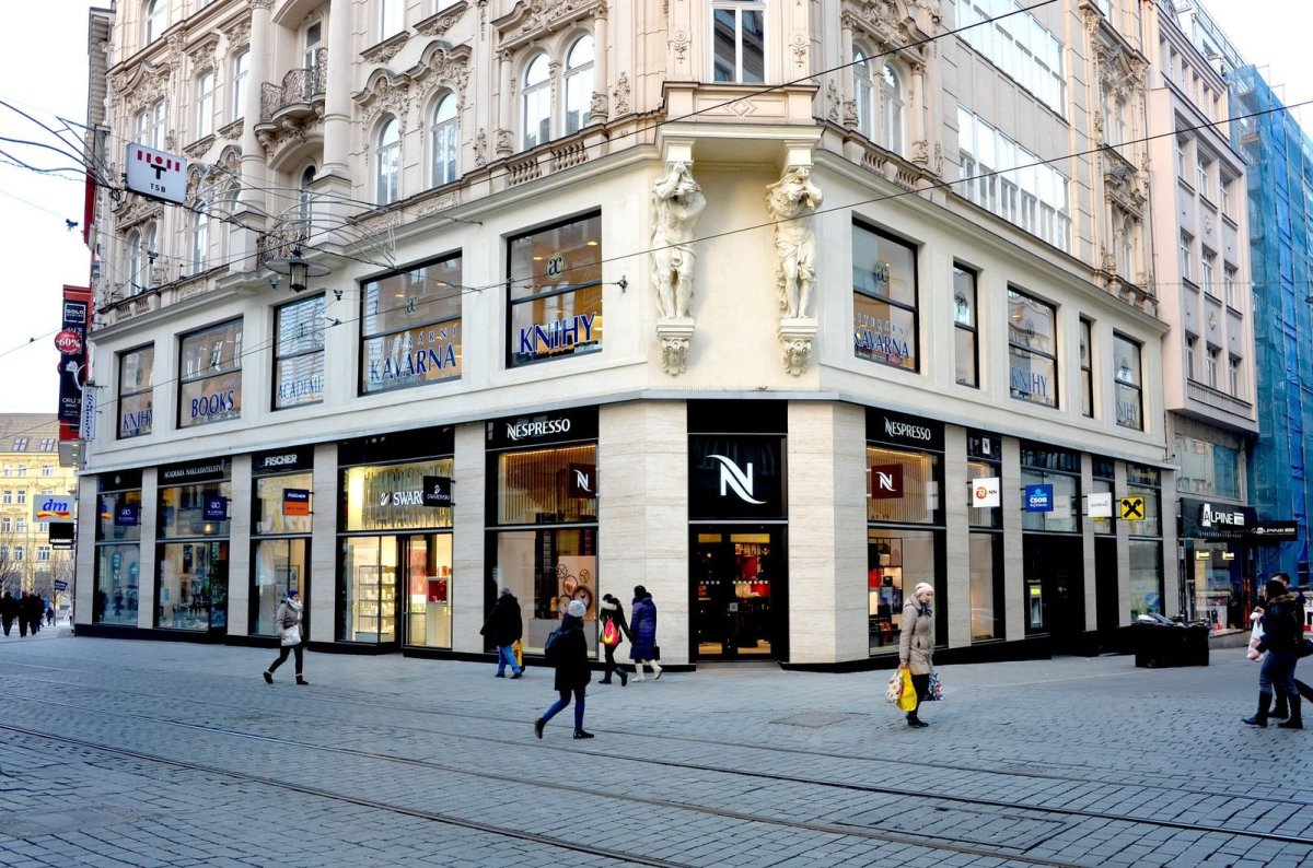 Příklad vhodného řešení parteru v Brně. Stav po rekonstrukci, foto
