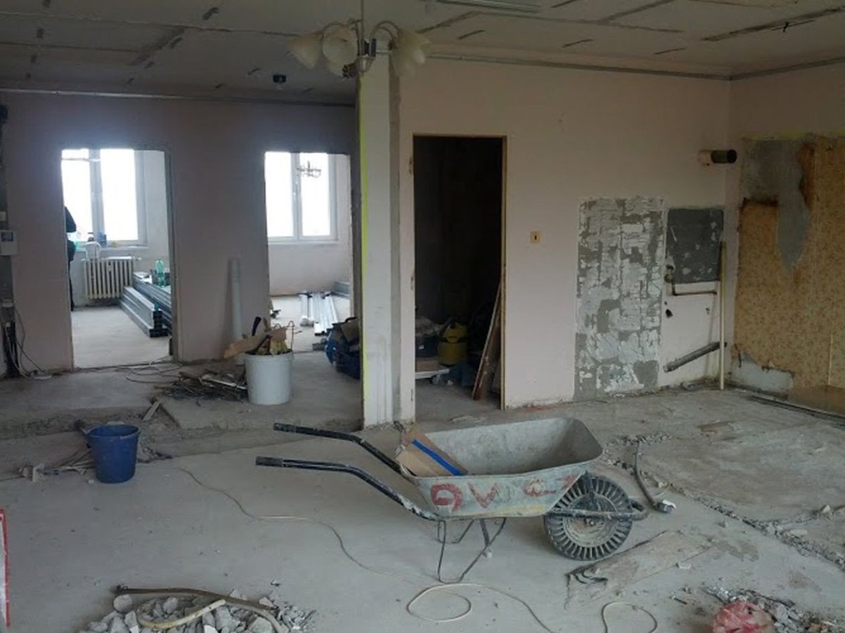 No Architects, Byt s pracovnou, stav během rekonstrukce – foto