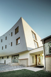 Architekti ze studia Nussmüller Architekten navrhli nové studentské koleje v rakouském Leobenu