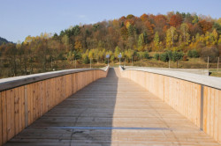 Pešia a cyklistická lávka SK_PL, zerozero