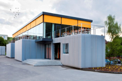 Objekt firemní jídelny s šatnami pro zaměstnance