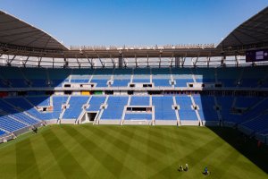 Díky tomu jde o jednoznačně nejinovativnější stadion letošního mistrovství – a možný prototyp pro další velké sportovní události do budoucna.