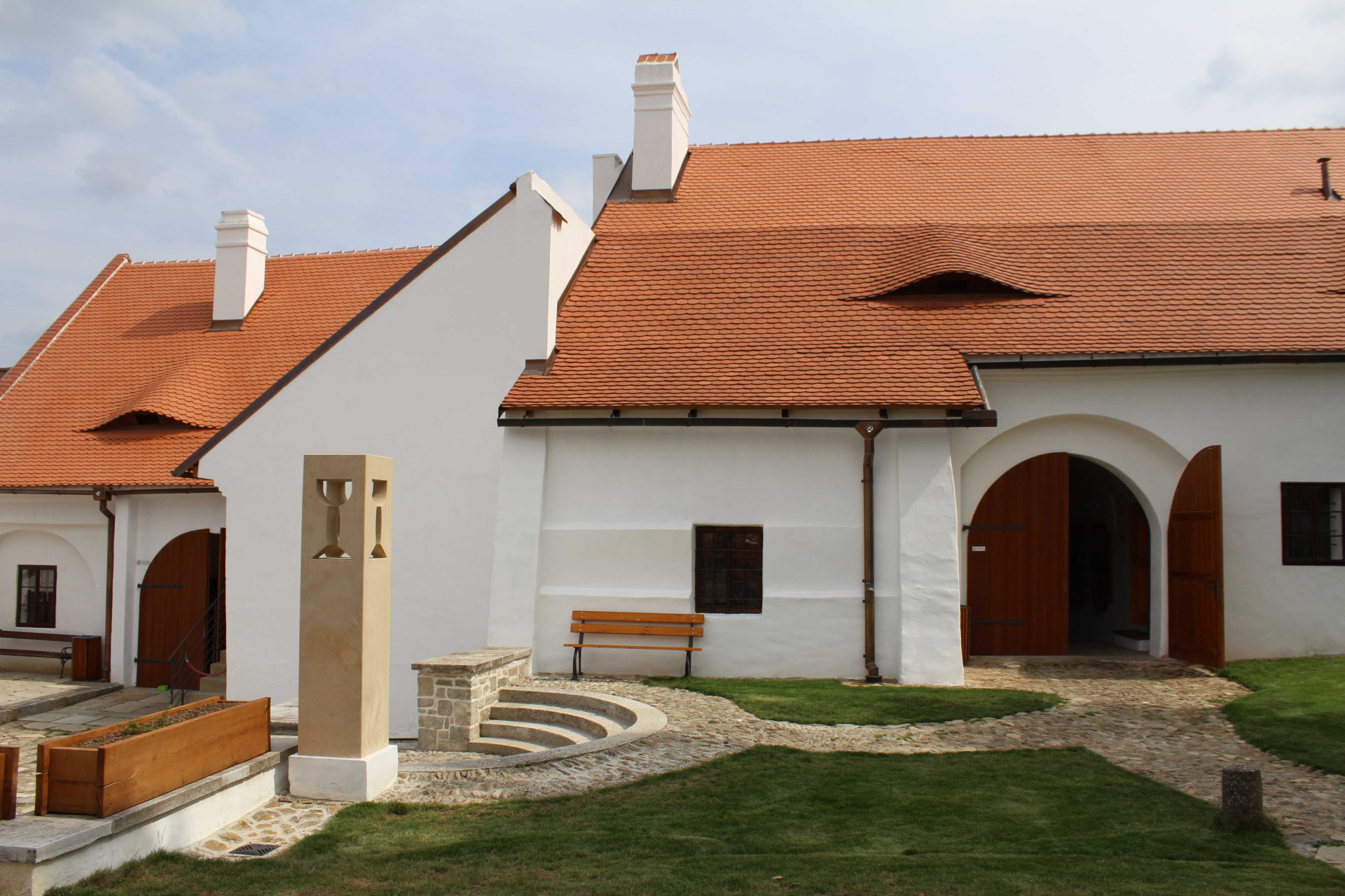 Centrum Mistra Jana Husa v Husinci od ateliéru Masák & Partner