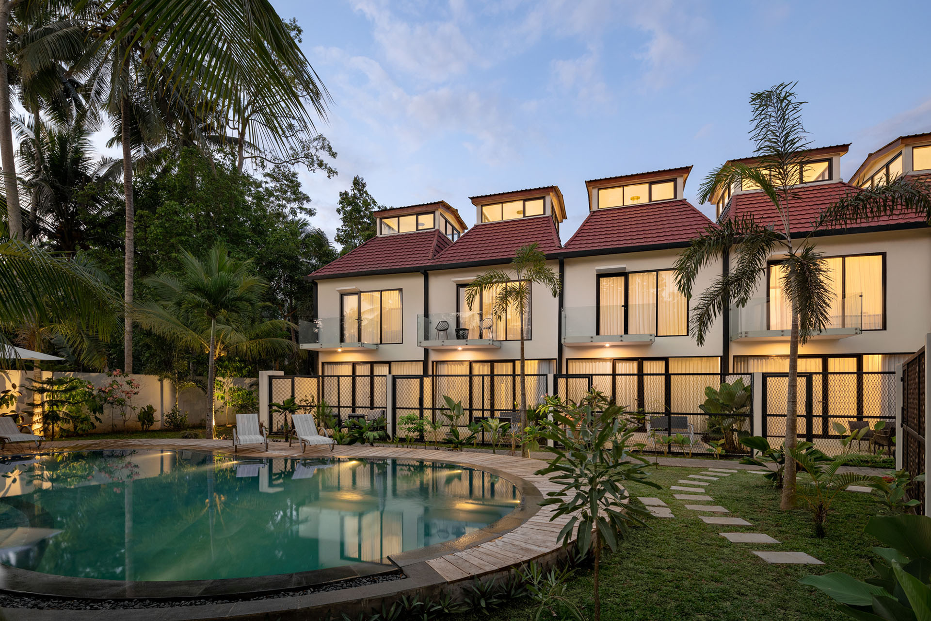 Bílé pláže nedaleko. Druhé bydlení v Pangandaranu. (De Residence Pangandaran, Erik Petrus)