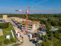 V lukrativní rezidenční oblasti Českých Budějovic roste bytový dům Byty 4 Dvory. (Průběh realizace - září 2024)