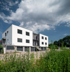 Studio Laplan zrealizovalo viladomy s celkem šesti byty v jihomoravských Ivančicích