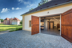 Zámek Mitrowicz, Labor 13, Atelier Flera - foto exteriéru