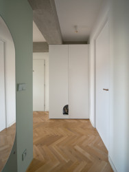 Chodba (Rekonstrukce bytu v Holešovicích; B² Architecture)