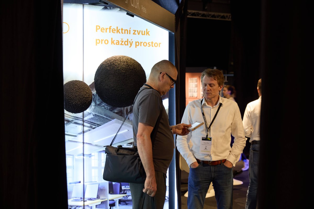 Jedním z cílů A@W je podporovat networking.
