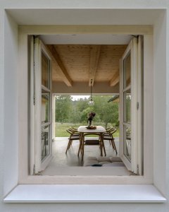 Pohled do interiéru (Chata Lipka na Šumavě, Harazim Karel Architektura)