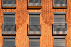 Dříve lihovar, dneska 240 bytů všech velikostí. A vyrostou další byty, kanceláře a restaurace.