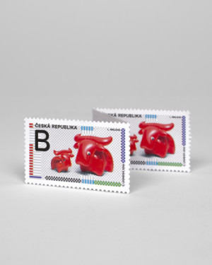 Na známce je legendární buvol Libuše Niklové. Design známky zpracovala Zuzana Lednická. 