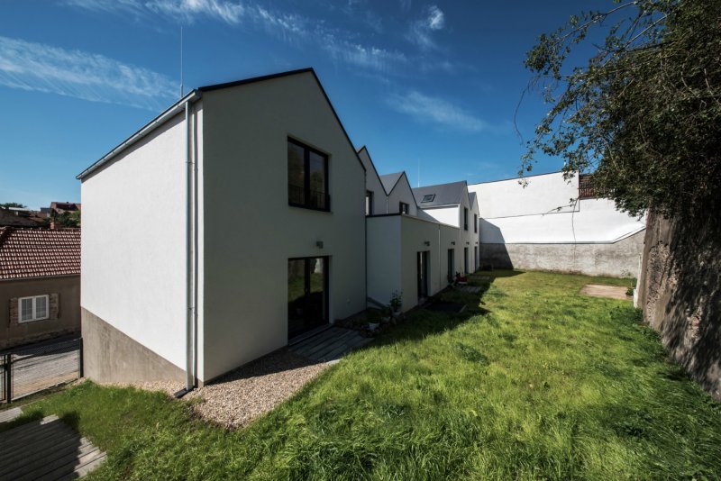 Sociální byty obce Bílovice nad Svitavou, ČTYŘSTĚN architekti / Milan Joja, Karel Kubza, Tomáš Págo