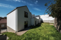 Sociální byty obce Bílovice nad Svitavou, ČTYŘSTĚN architekti / Milan Joja, Karel Kubza, Tomáš Págo