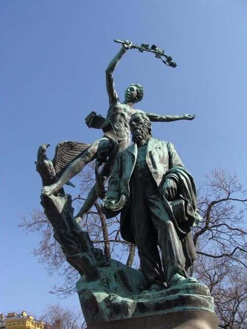 Zajímavé stavby dolní části Vinohradské (Jan Štursa a Pavel Janák, Pomník Svatopluka Čecha) - foto
