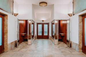 Všeobecný penzijní ústav, dnes Dům Radost, na pražském Žižkově od architektů Josefa Havlíčka a Karla Honzíka, 1932−1934