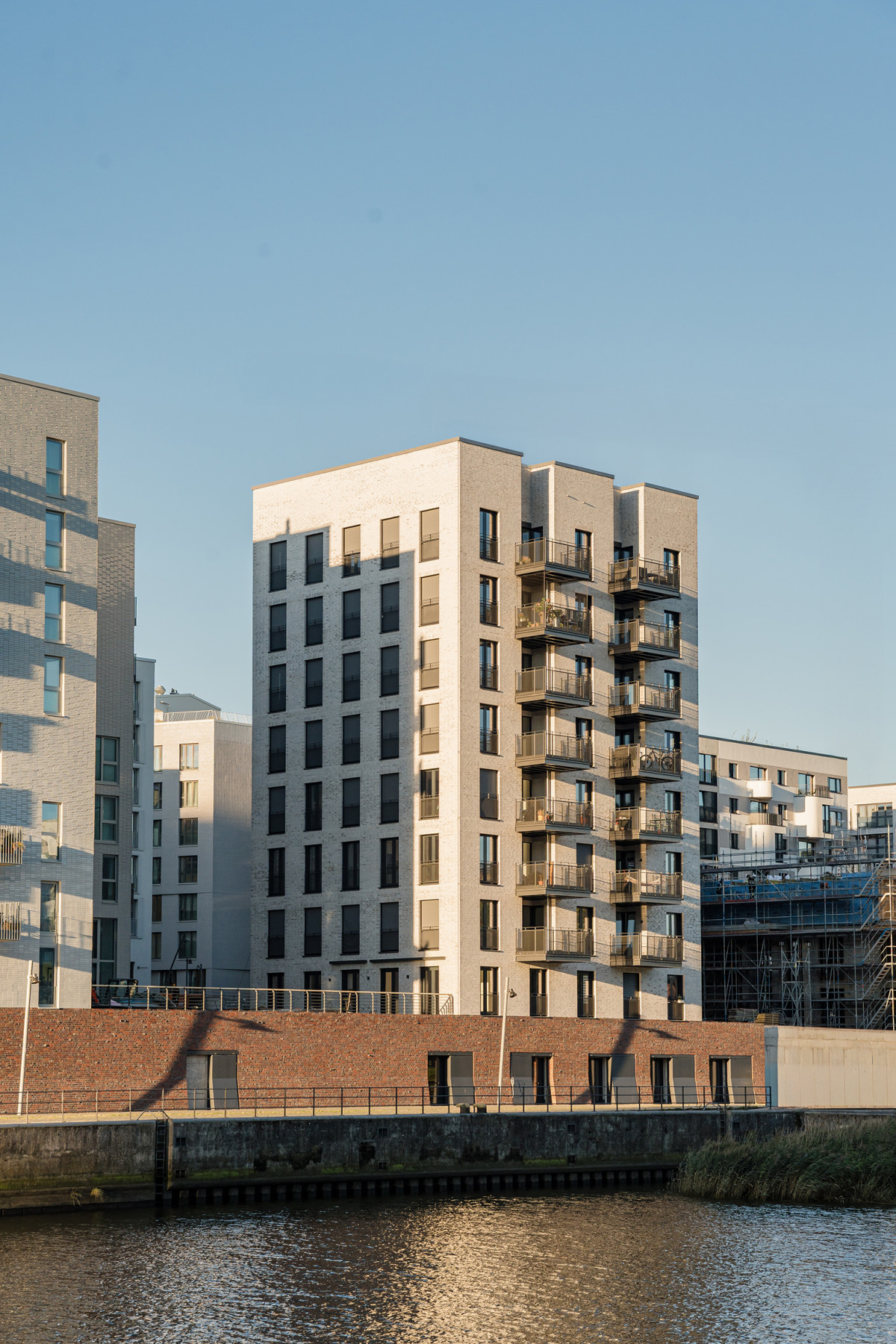 Belle Harbour kombinuje architektonickou dokonalost se společenskou odpovědností a cirkulárním přístupem k hospodaření se zdroji. (Belle Harbour; Winking Froh Architekten)