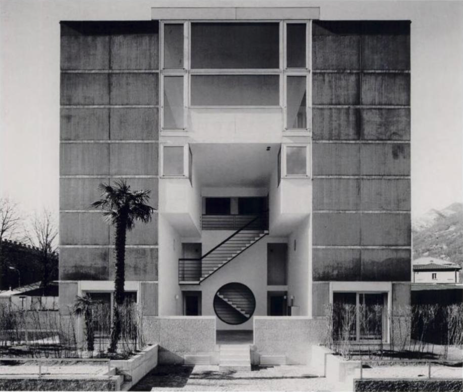 Návrh domu založil Aurelio Galfetti na přísné symetrii a jednoduchosti. Sám architekt žil v Černém domě, v přízemí měl ateliér, horní tři patra obýval se svou manželkou Lolou.