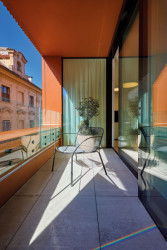 Pohled na balkon (Rezidence U Milosrdných na Starém Městě od Fránek Architects)