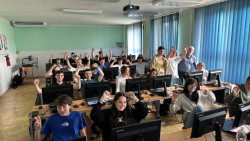 Na 14 dní vytvořili studenti v počítačové učebně školy projekční ateliér.
