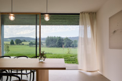 Uvnitř budovy SPOJ (Sídlo a showroom Janošík, Jakub Janošík)