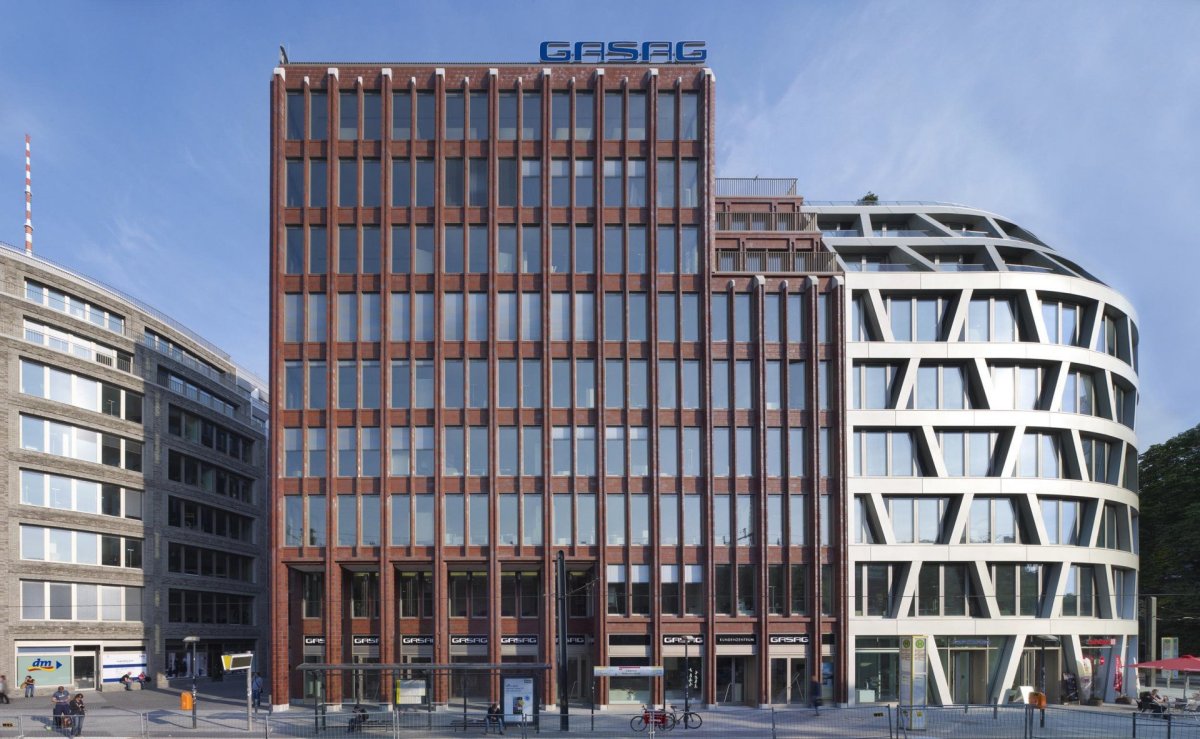 Tým č. 8 Pelčák a partner architekti + Thomas Müller Ivan Reimann, Gesellschaft von Architekten, referenční projekt Hackesches Quartier, Berlín (D)