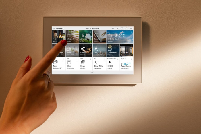 Multifunkční ovládací dotykový panel OneTouch 7" pro chytrou domácnost.