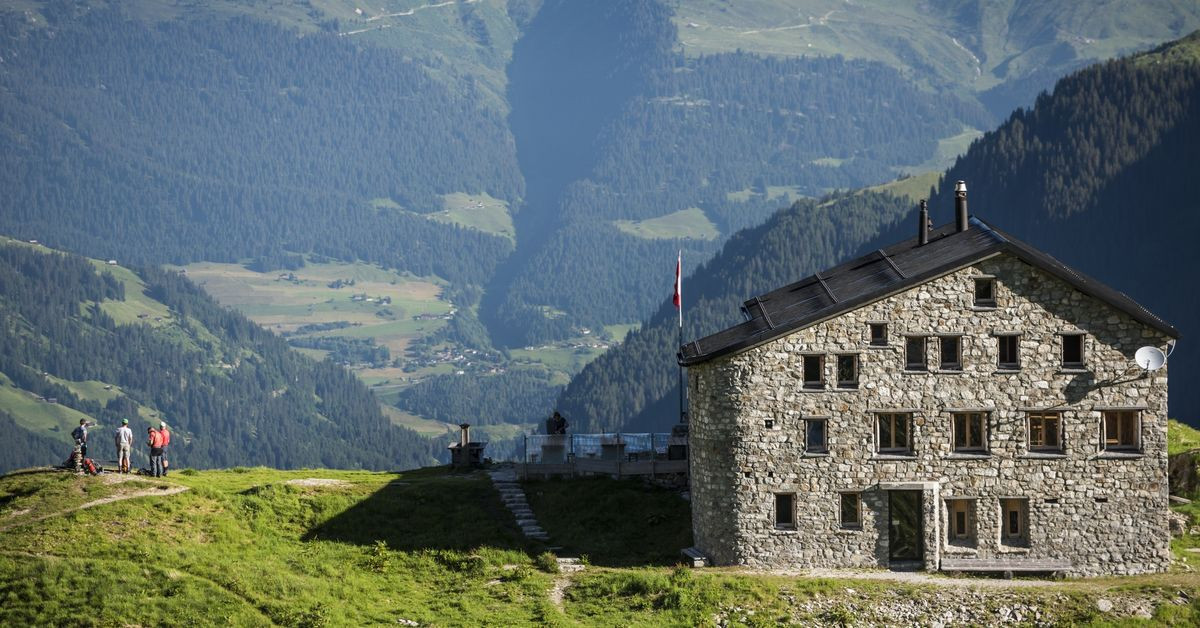 Horská chata Terrihütte leží ve výšce 2170 metrů nad mořem