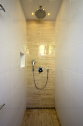 Proměna chaty v rodinný dům od studia Prajaga v Praze