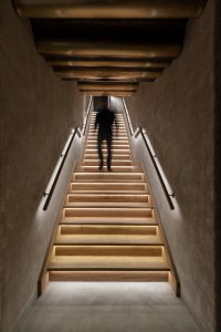Interiér vinárny WineList od studia Collarch