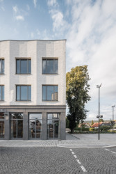 Nová radnice Lázní Bělohrad od studia re:architeti