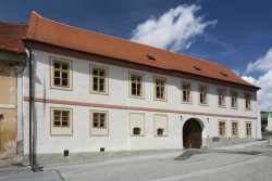 Úprava bývalé fary ve Chvalšinách na zařízení pro  pobyty osob s poruchami autistického spektra, 4DS