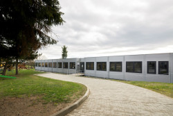 Modulární budova v Prušánkách od KOMA MODULAR.