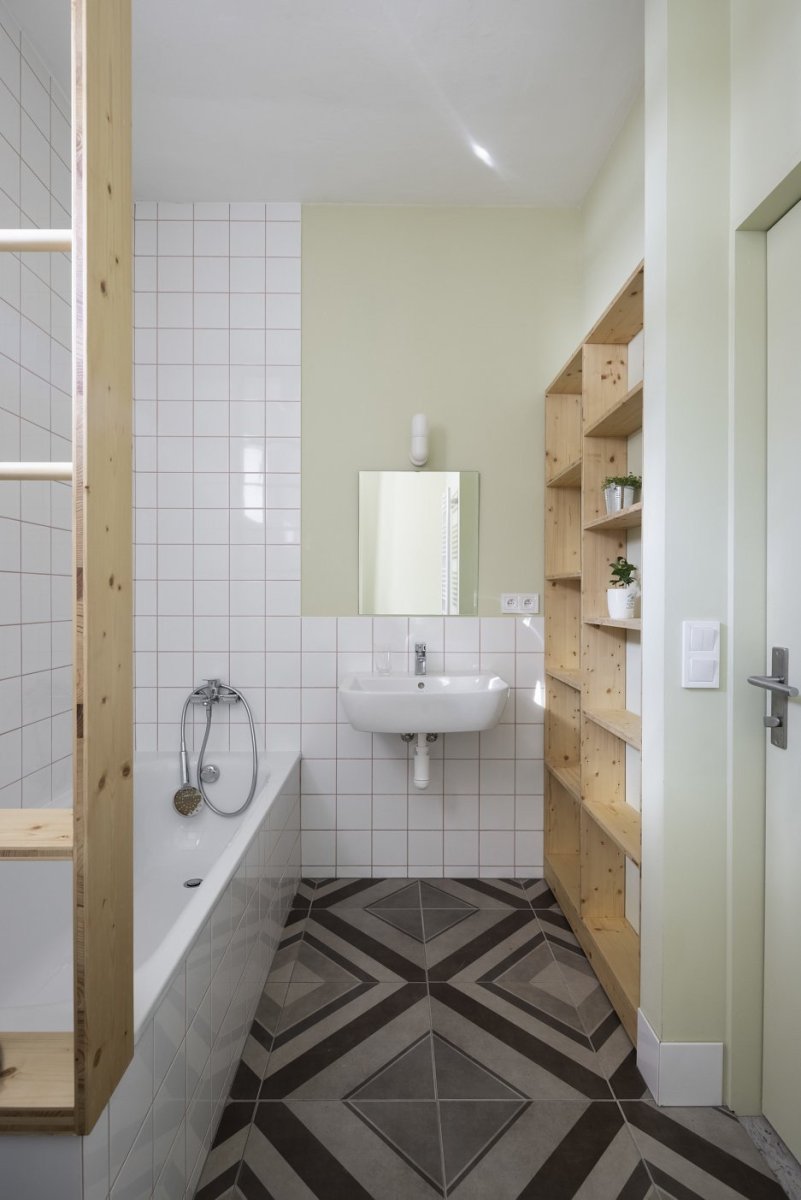 Nízkonákladová rekonstrukce dělnického domku v okresním městě Šaľa od ORA Architekti