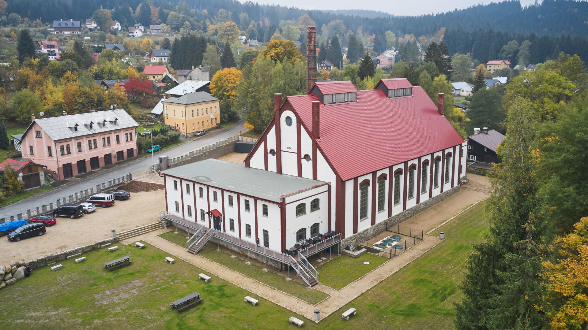 Huť Marie, Architektura s.r.o.: Z opuštěné sklářské haly na Jablonecku se stalo volnočasové centrum