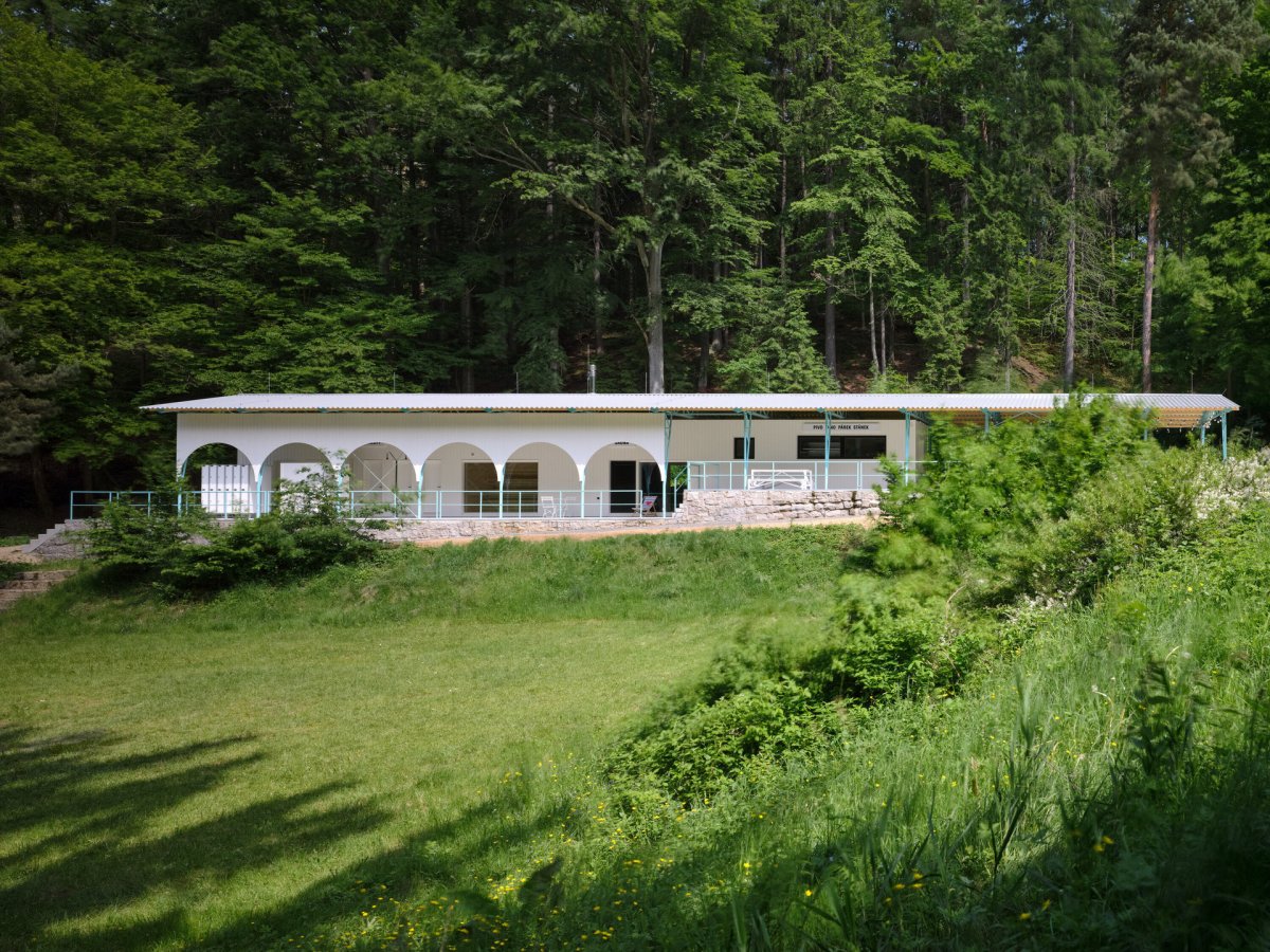 Zázemí Lesního koupaliště, Mjölk architekti, Marie Vondráková