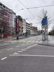 Cílem nadace je proměnit celou oblast v inkluzivní obytnou čtvrť. (Konverze skladu vína na komunitní bydlení; Esch Sintzel Architekten)