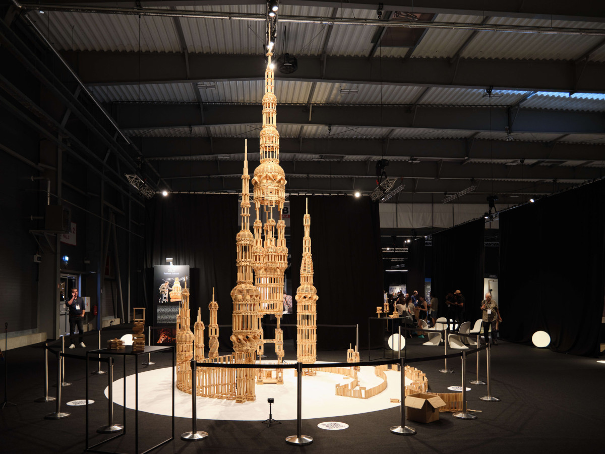 Veletržní program doplnila instalace italského umělce Raffaeleho Salvoldiho.